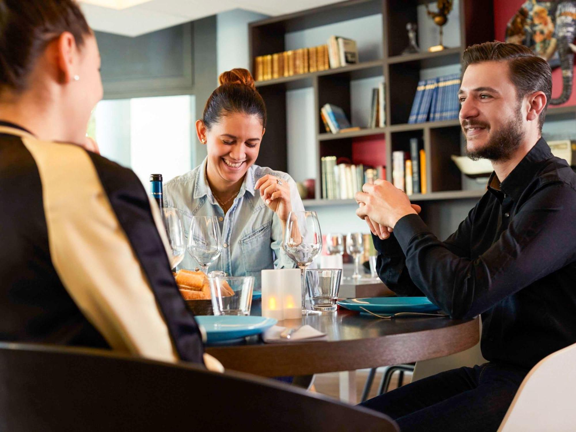 Mercure Nantes Centre Gare Екстер'єр фото