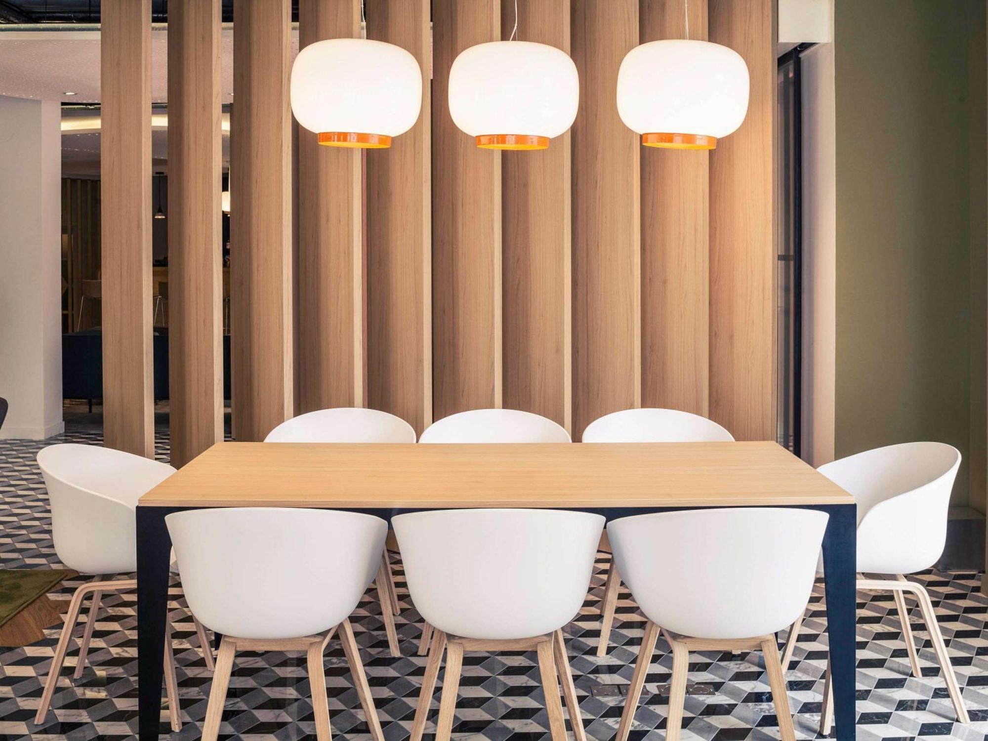 Mercure Nantes Centre Gare Екстер'єр фото
